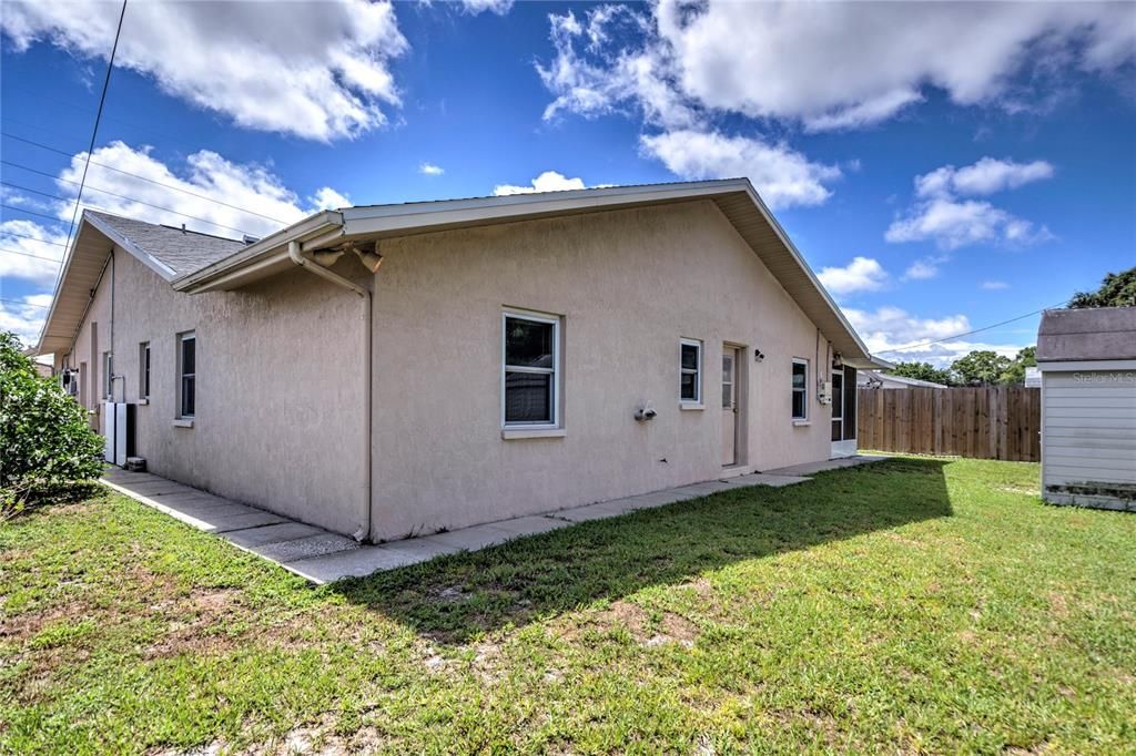 Active With Contract: $445,000 (3 beds, 3 baths, 1641 Square Feet)