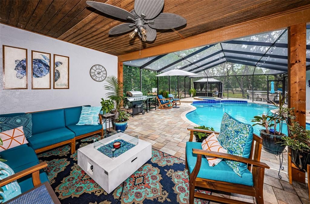 Spacious covered lanai