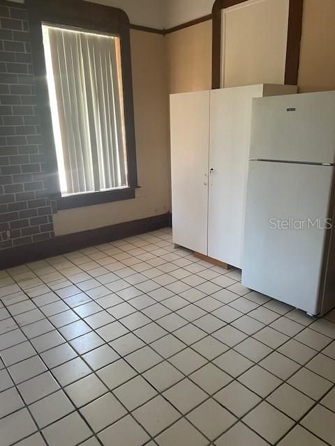 For Rent: $1,500 (1 beds, 1 baths, 989 Square Feet)