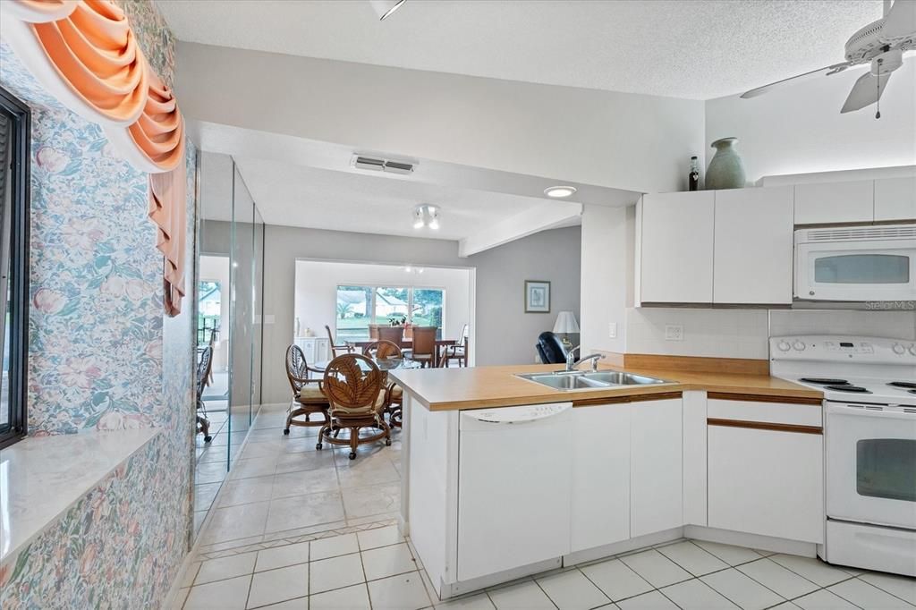 For Sale: $389,900 (3 beds, 2 baths, 2309 Square Feet)