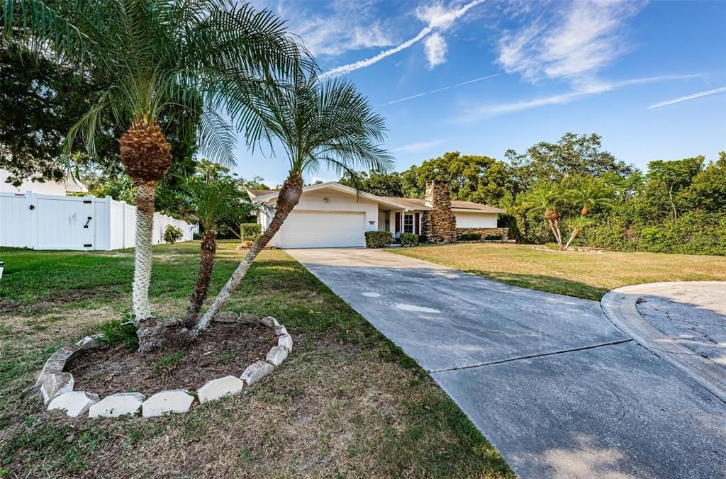 Active With Contract: $465,000 (3 beds, 2 baths, 1634 Square Feet)