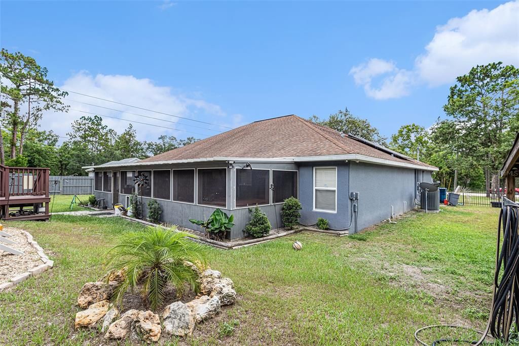 For Sale: $499,999 (4 beds, 2 baths, 2058 Square Feet)