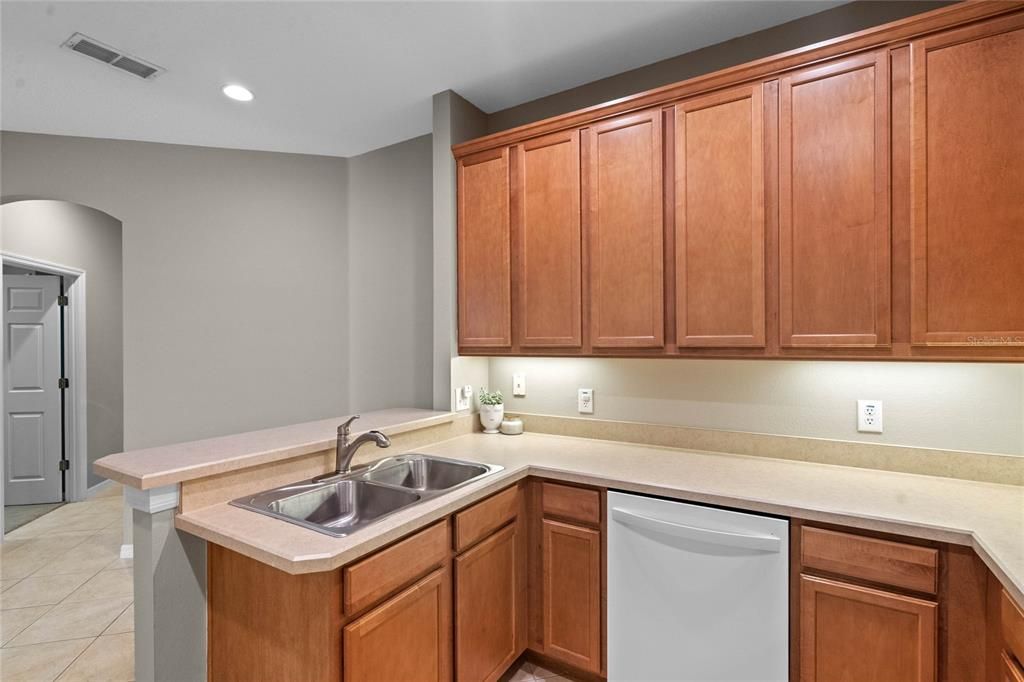 For Sale: $349,900 (3 beds, 2 baths, 1386 Square Feet)