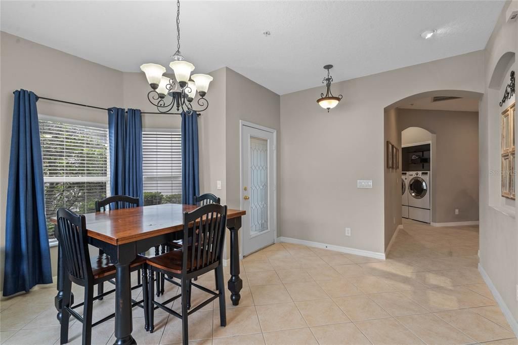 For Sale: $349,900 (3 beds, 2 baths, 1386 Square Feet)