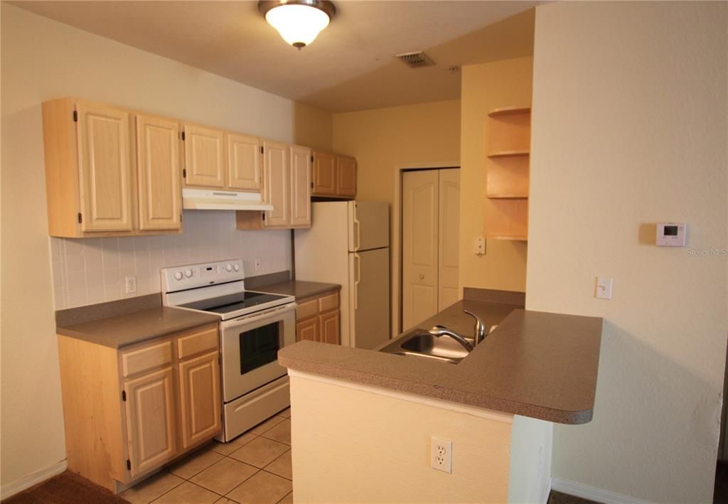 For Rent: $1,425 (1 beds, 1 baths, 749 Square Feet)