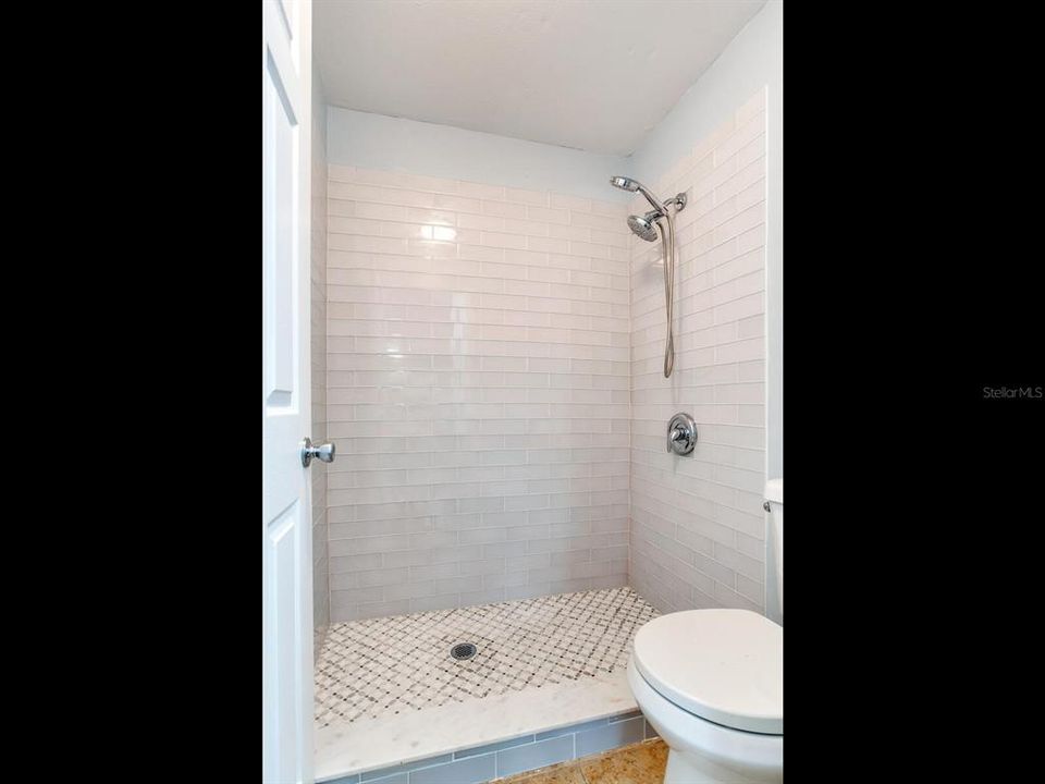 For Sale: $189,500 (2 beds, 2 baths, 855 Square Feet)