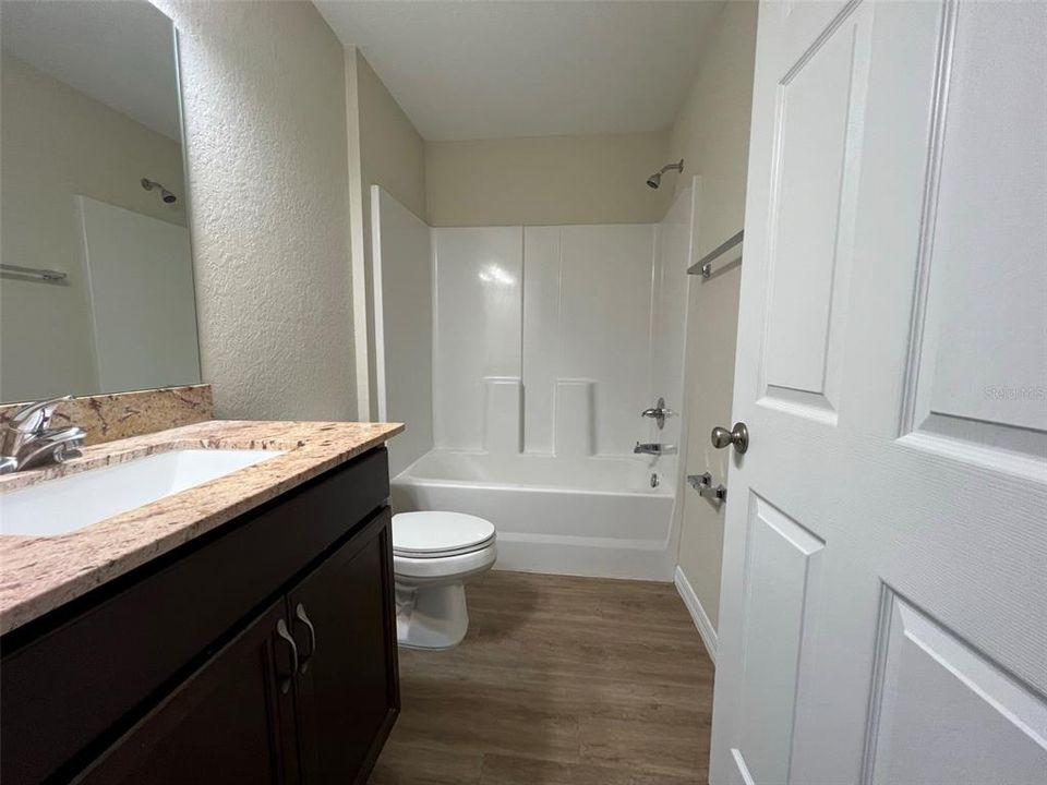 Active With Contract: $1,195 (2 beds, 2 baths, 976 Square Feet)