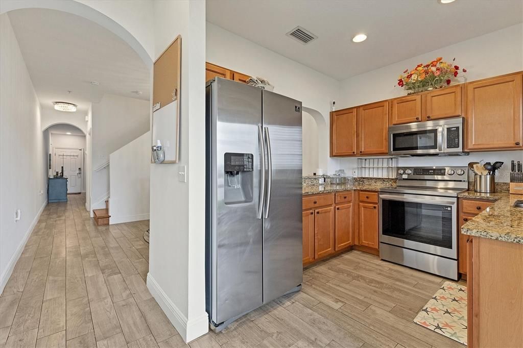 For Sale: $310,000 (2 beds, 2 baths, 1429 Square Feet)