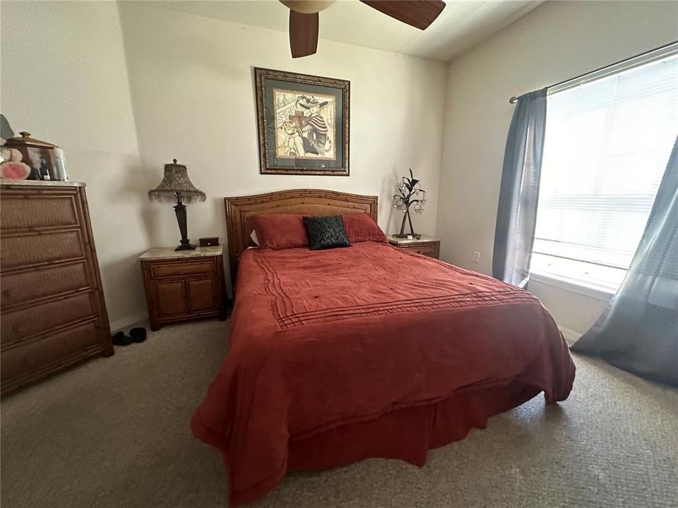 For Sale: $325,000 (2 beds, 2 baths, 1289 Square Feet)