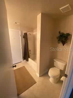 For Sale: $325,000 (2 beds, 2 baths, 1289 Square Feet)