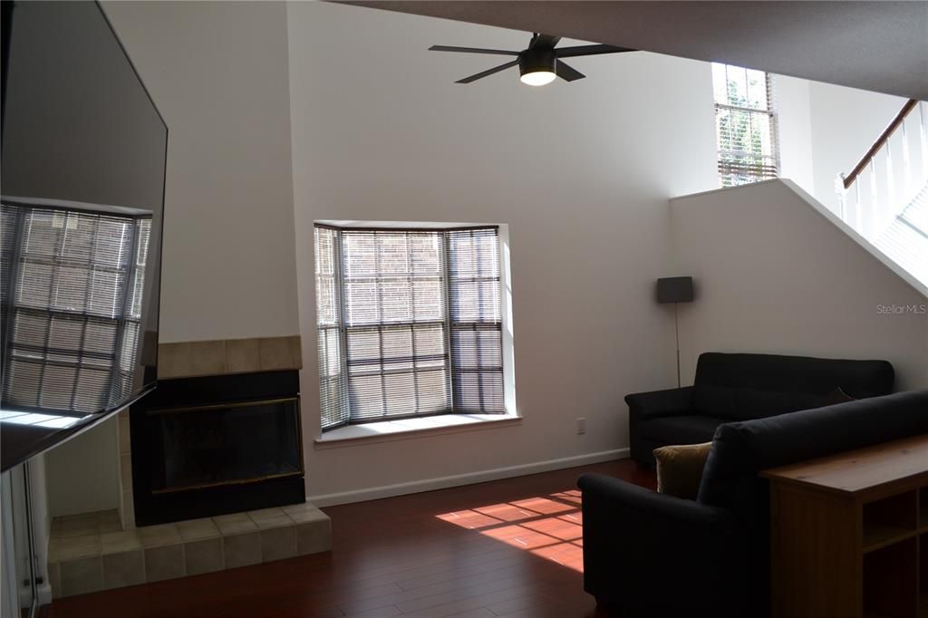 Active With Contract: $2,800 (2 beds, 2 baths, 1700 Square Feet)
