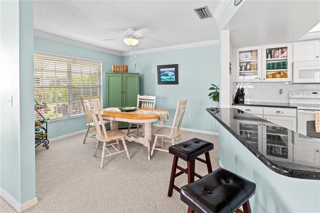 Dining area and breakfast bar,