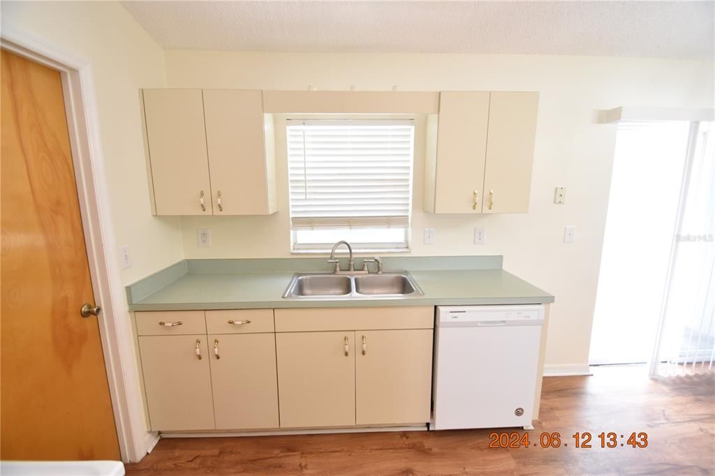 For Rent: $1,795 (3 beds, 2 baths, 1104 Square Feet)