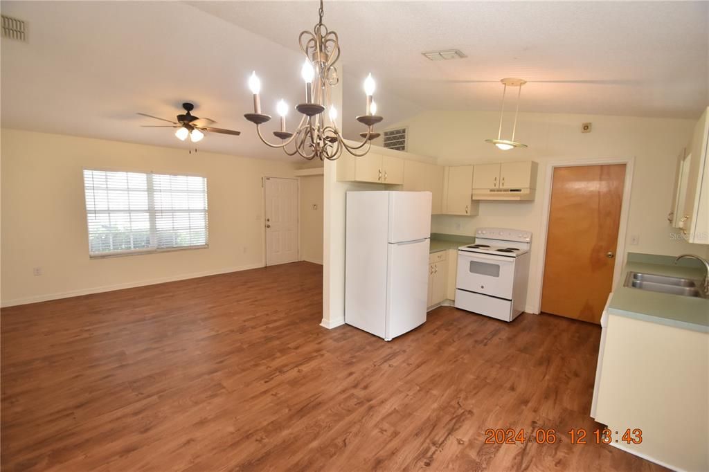 For Rent: $1,795 (3 beds, 2 baths, 1104 Square Feet)