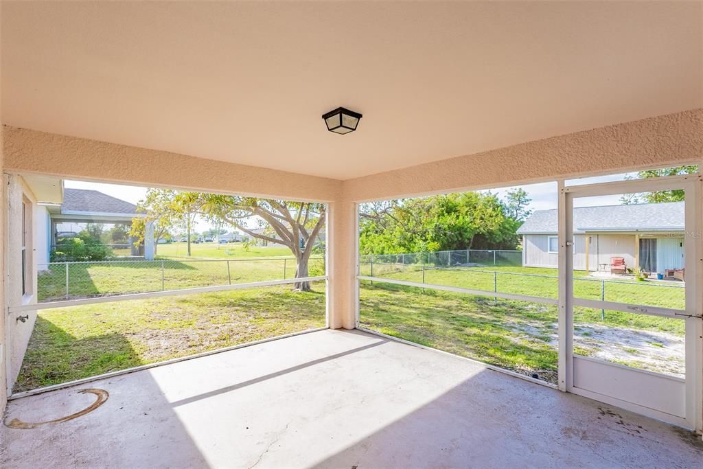 For Sale: $429,000 (4 beds, 2 baths, 2560 Square Feet)