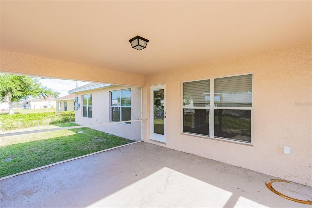 For Sale: $429,000 (4 beds, 2 baths, 2560 Square Feet)