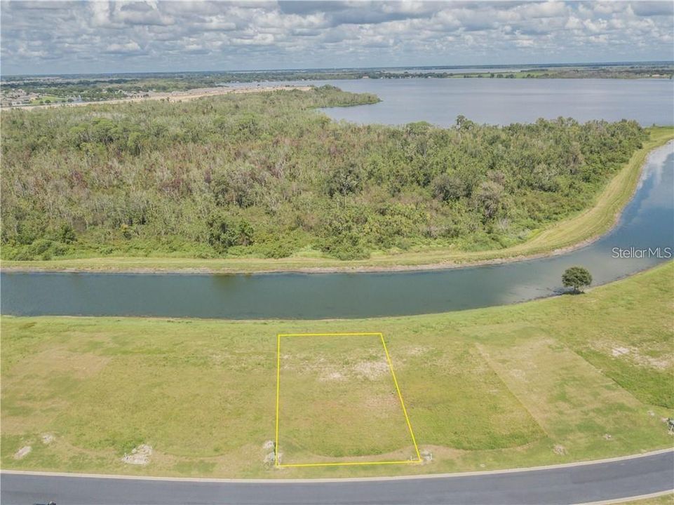 На продажу: $105,000 (0.21 acres)