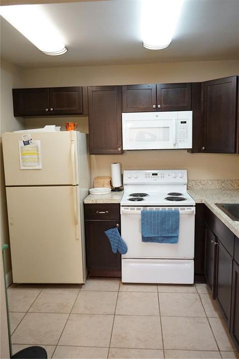 For Rent: $1,200 (1 beds, 1 baths, 800 Square Feet)