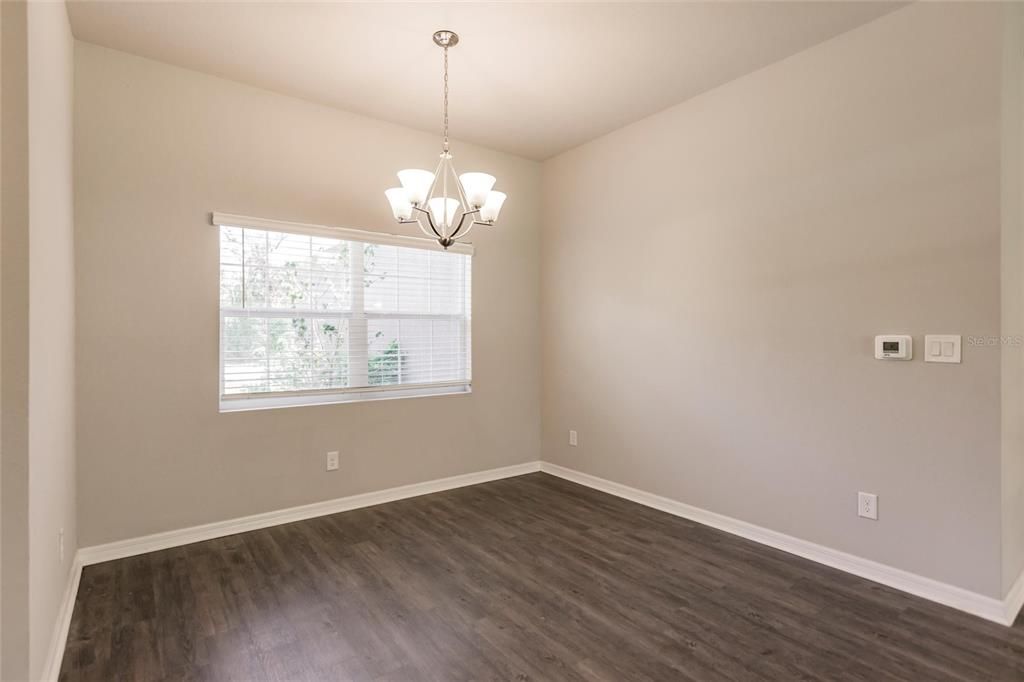 For Rent: $1,999 (3 beds, 2 baths, 1563 Square Feet)