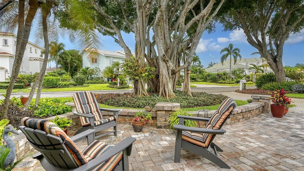 THE FRONT GARDEN PATIO IS SO SOOTHING