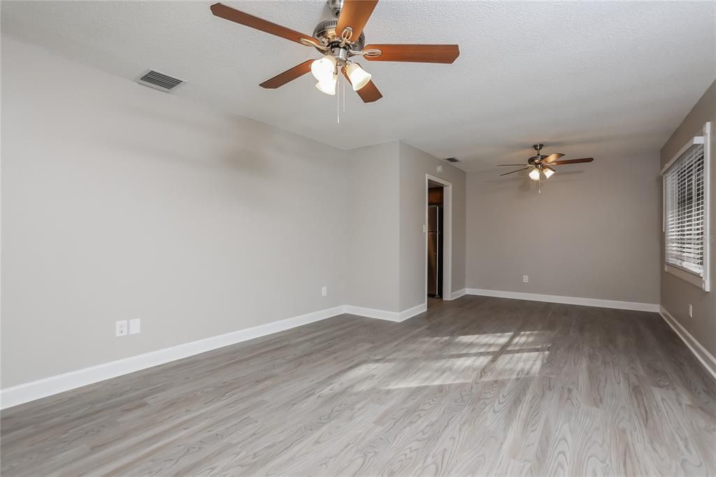 For Rent: $2,345 (3 beds, 2 baths, 1376 Square Feet)