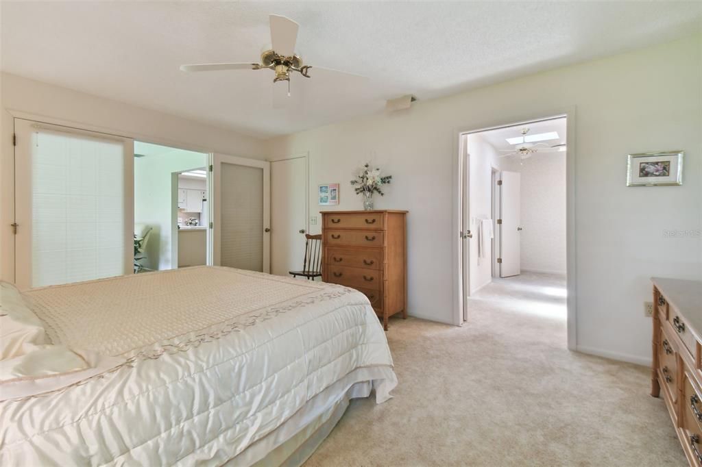 For Sale: $289,000 (2 beds, 2 baths, 1657 Square Feet)