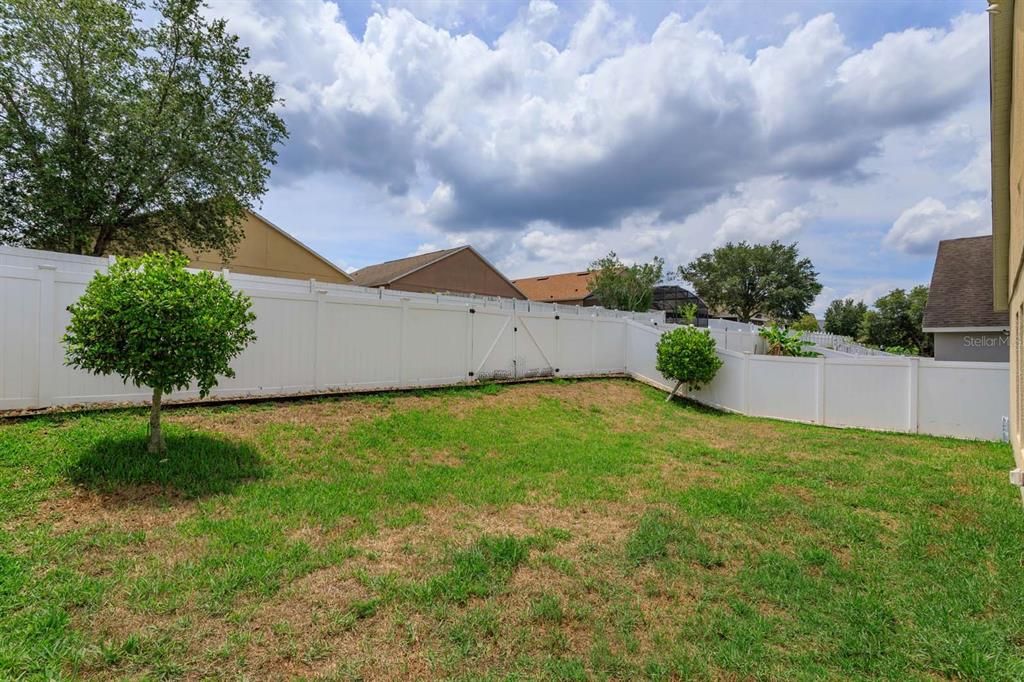 Active With Contract: $350,000 (3 beds, 2 baths, 1632 Square Feet)