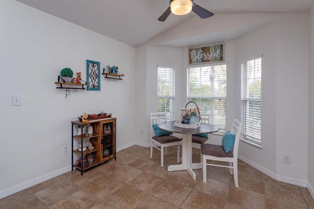 Active With Contract: $350,000 (3 beds, 2 baths, 1632 Square Feet)