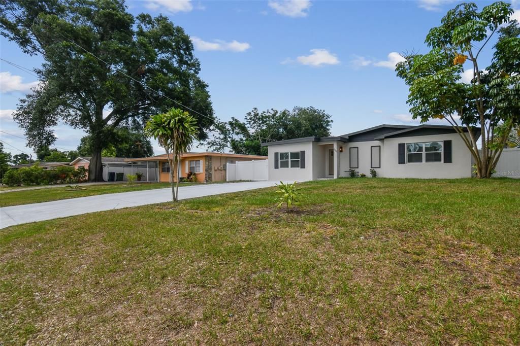 For Sale: $550,000 (3 beds, 2 baths, 1806 Square Feet)