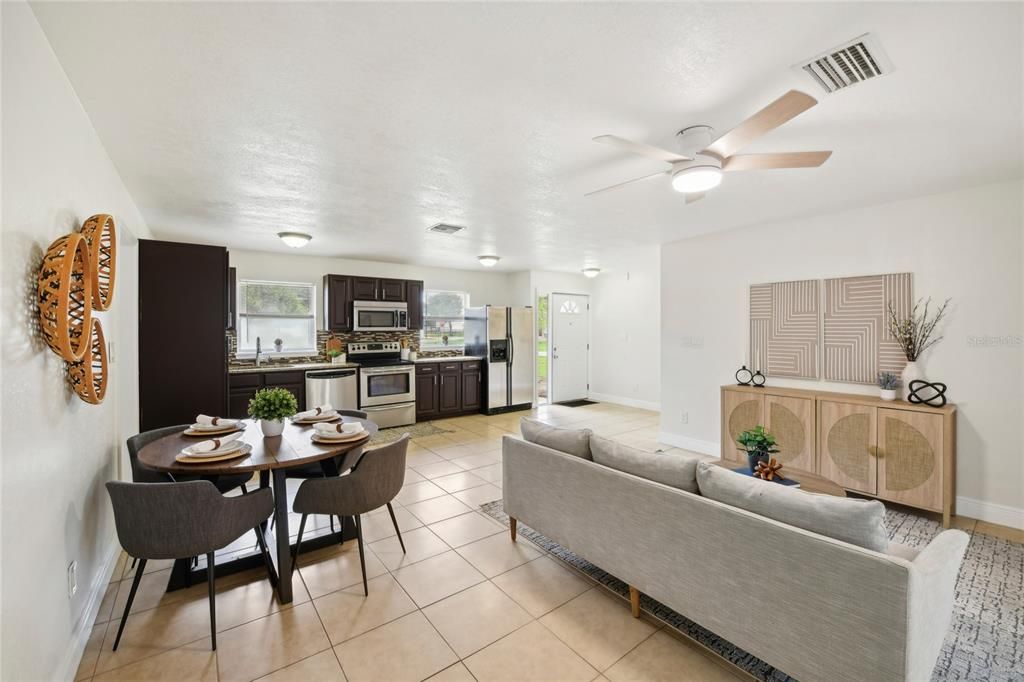 Active With Contract: $350,000 (4 beds, 2 baths, 1369 Square Feet)