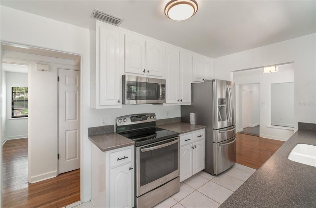 Active With Contract: $549,000 (3 beds, 2 baths, 1800 Square Feet)