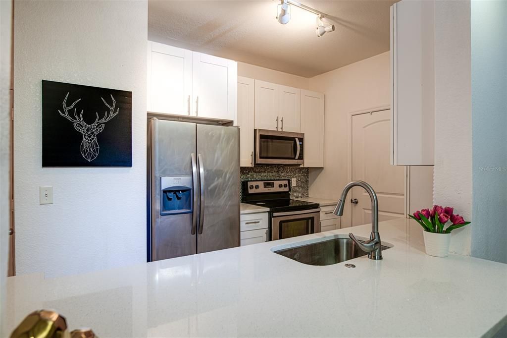 For Sale: $365,000 (2 beds, 2 baths, 1080 Square Feet)