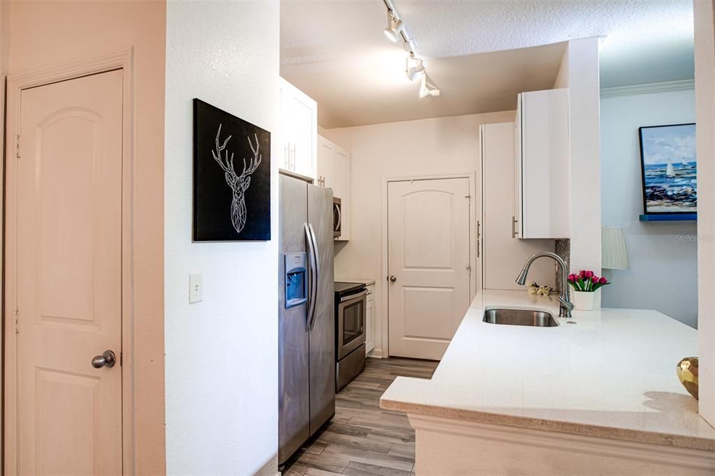 For Sale: $365,000 (2 beds, 2 baths, 1080 Square Feet)