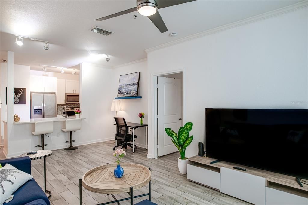 For Sale: $365,000 (2 beds, 2 baths, 1080 Square Feet)