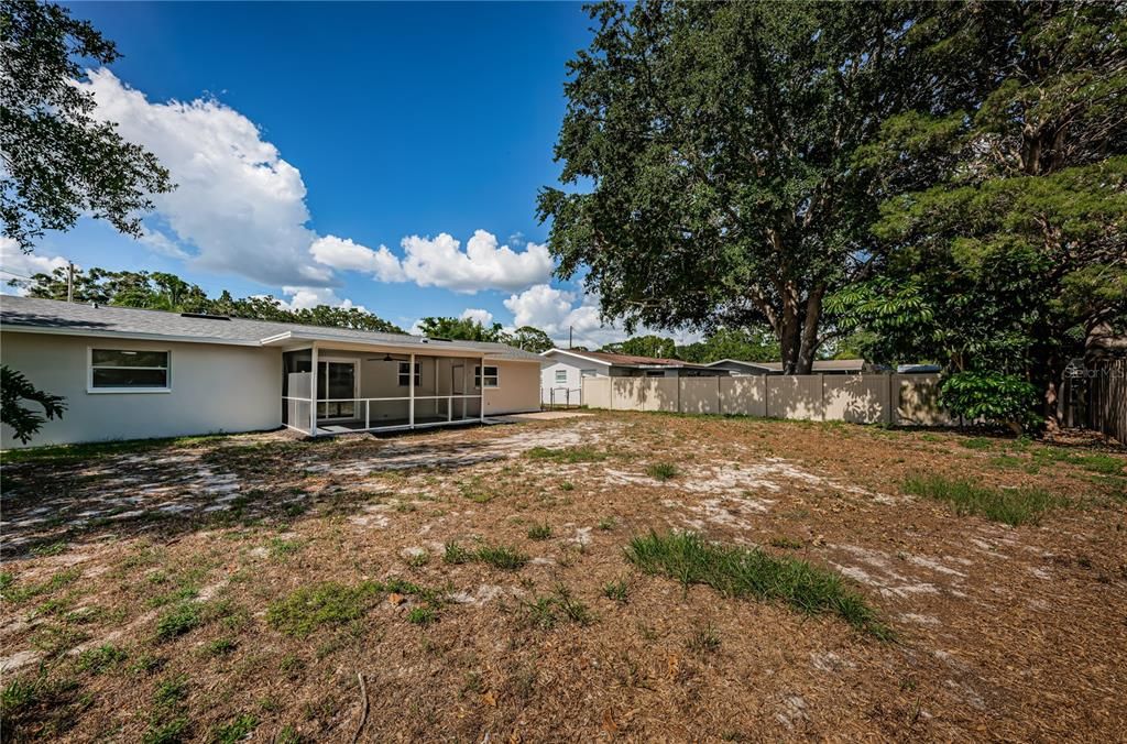 For Sale: $545,000 (3 beds, 2 baths, 1165 Square Feet)