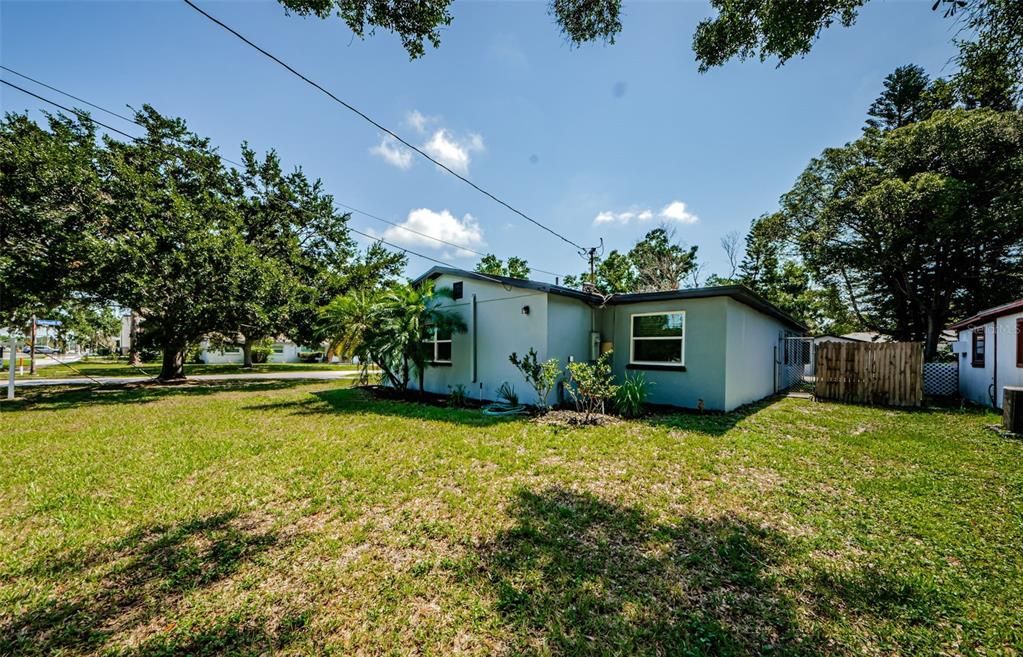 For Sale: $479,000 (4 beds, 2 baths, 1860 Square Feet)