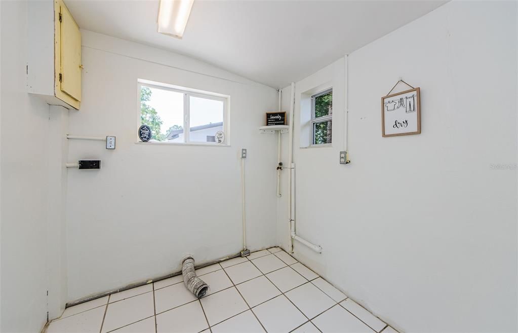 For Sale: $479,000 (4 beds, 2 baths, 1860 Square Feet)