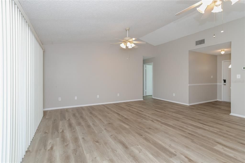 Active With Contract: $2,295 (3 beds, 2 baths, 1420 Square Feet)