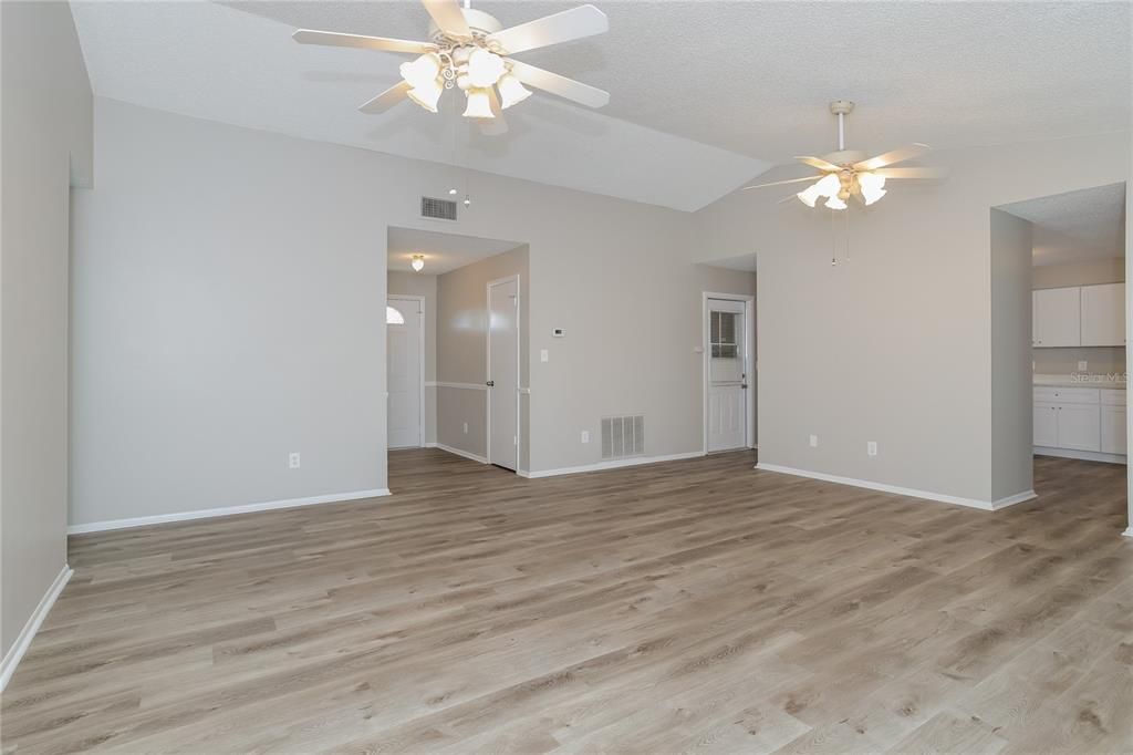 Active With Contract: $2,295 (3 beds, 2 baths, 1420 Square Feet)