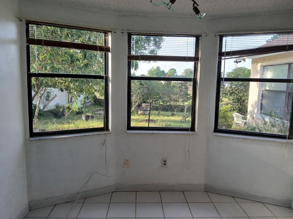 For Sale: $359,000 (3 beds, 2 baths, 1542 Square Feet)