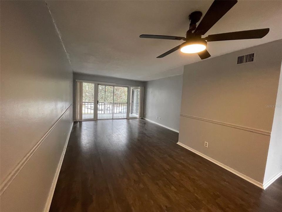 For Rent: $1,200 (2 beds, 1 baths, 1164 Square Feet)