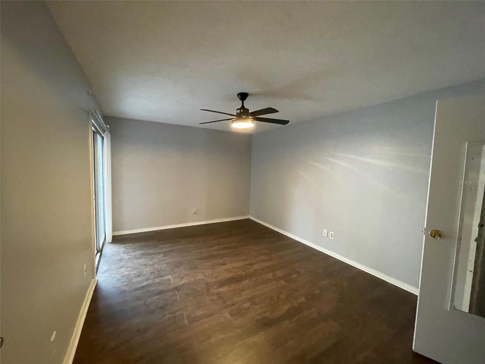 For Rent: $1,200 (2 beds, 1 baths, 1164 Square Feet)