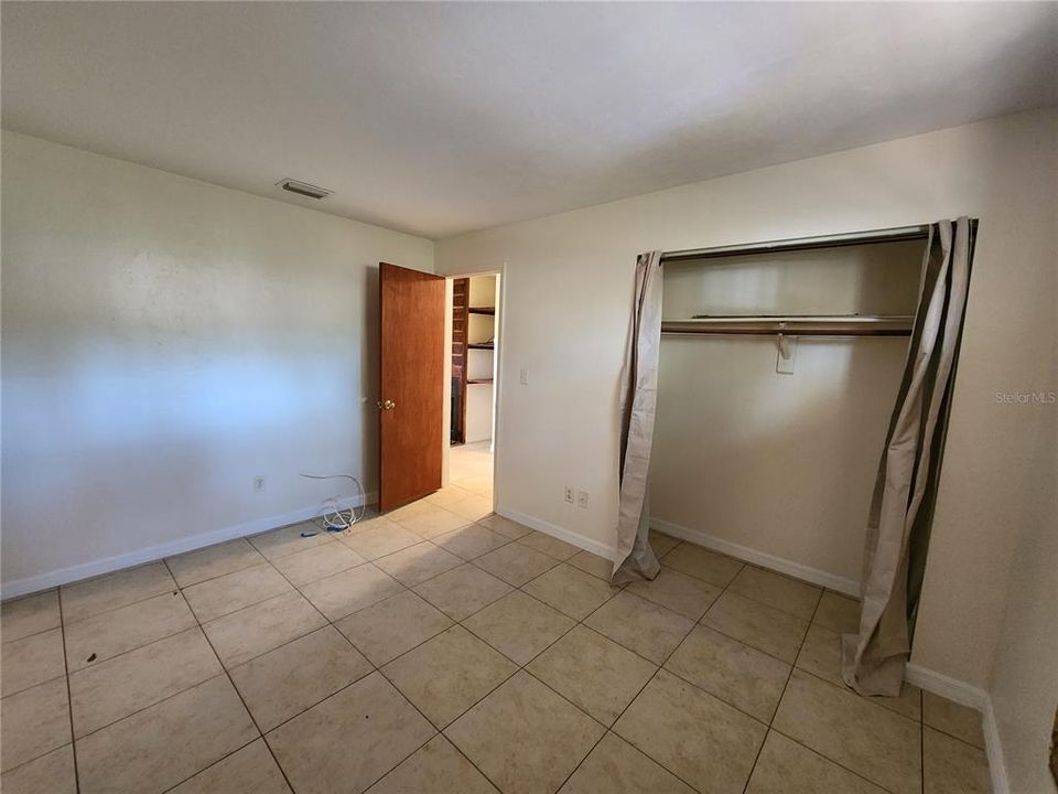For Rent: $1,000 (2 beds, 1 baths, 837 Square Feet)