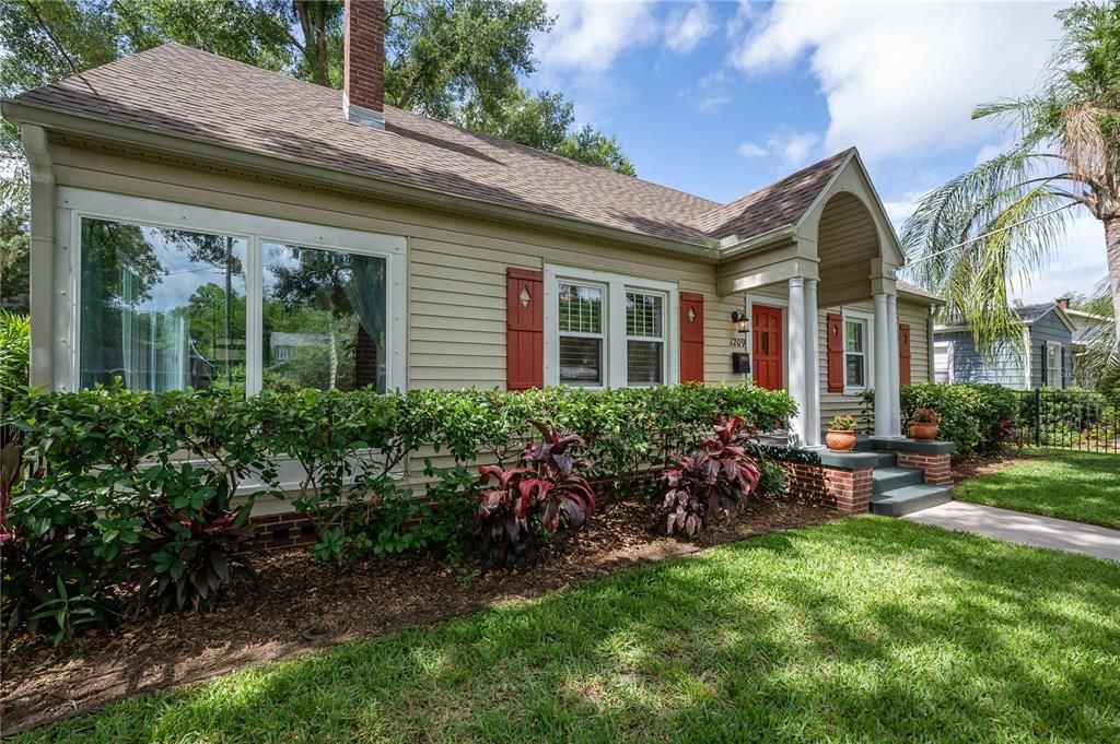 For Sale: $599,000 (3 beds, 2 baths, 1741 Square Feet)