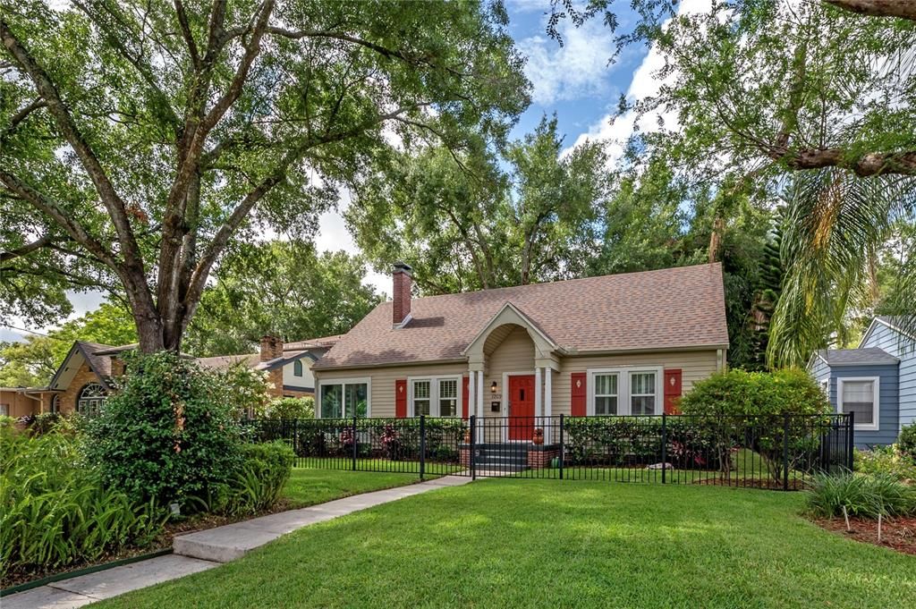 For Sale: $599,000 (3 beds, 2 baths, 1741 Square Feet)