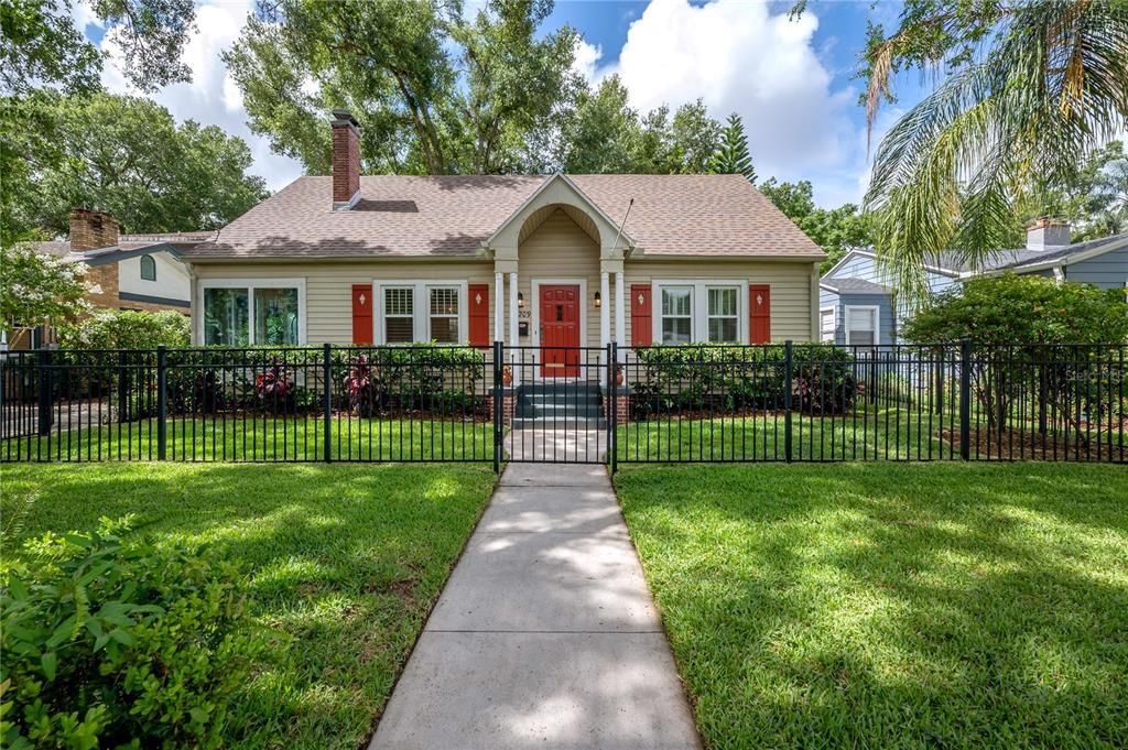 For Sale: $599,000 (3 beds, 2 baths, 1741 Square Feet)