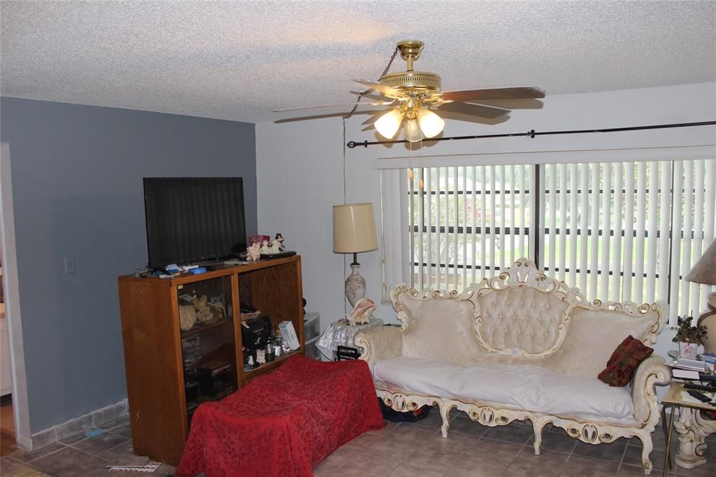 For Sale: $95,000 (2 beds, 2 baths, 1134 Square Feet)