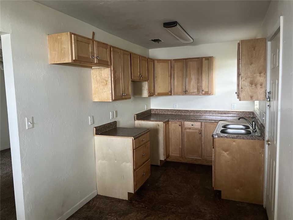 For Sale: $99,000 (3 beds, 1 baths, 792 Square Feet)