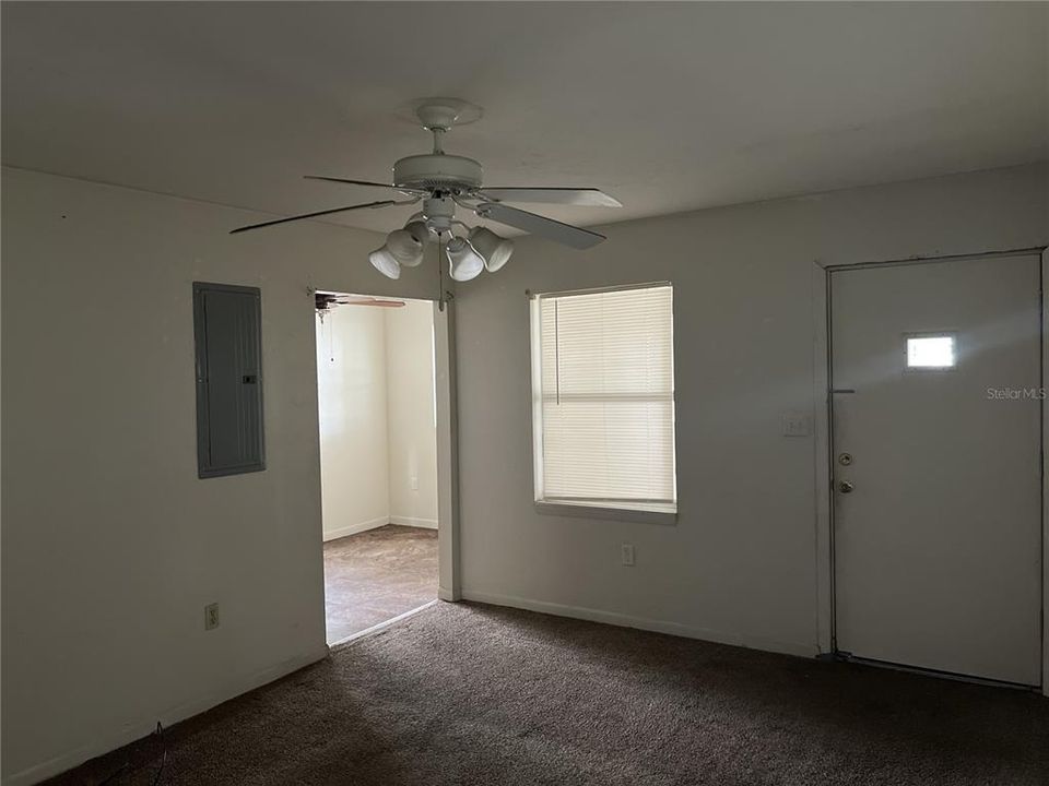 For Sale: $99,000 (3 beds, 1 baths, 792 Square Feet)