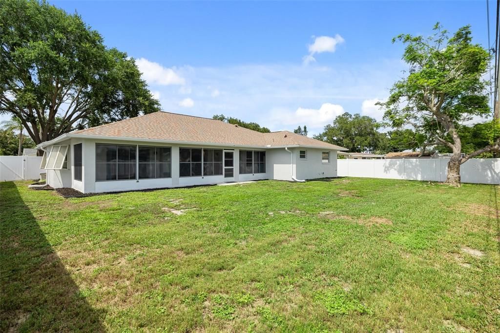 For Sale: $489,000 (3 beds, 2 baths, 1931 Square Feet)